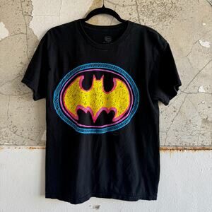 Batman Tee Neon Logo DC Comics Graphic T Shirt Chalk Outline Womens M Streetwear